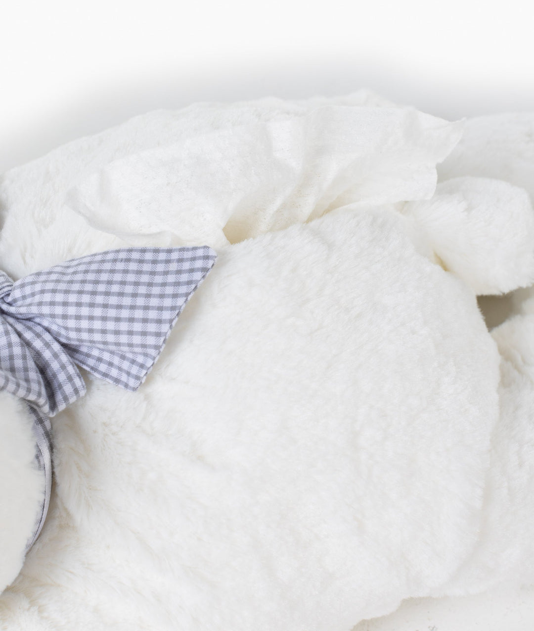Baby wipes holder for nursery in white and grey