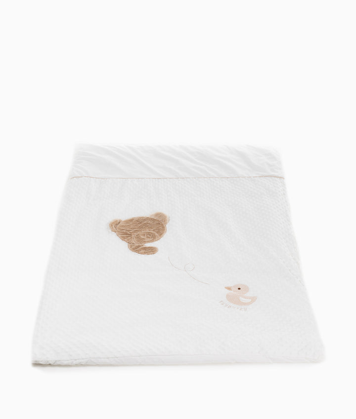 White and beige toddler bubble quilt and cover set
