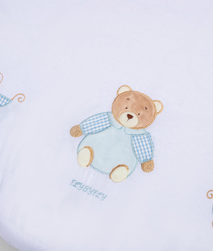 Fitted sheet for cot in white and blue